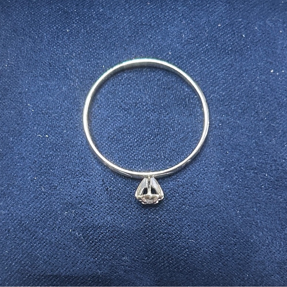 Vintage 1950’s White gold, 10k diamond solitaire ring.  Approx 0.05 carat weight - Picture 9 of 10